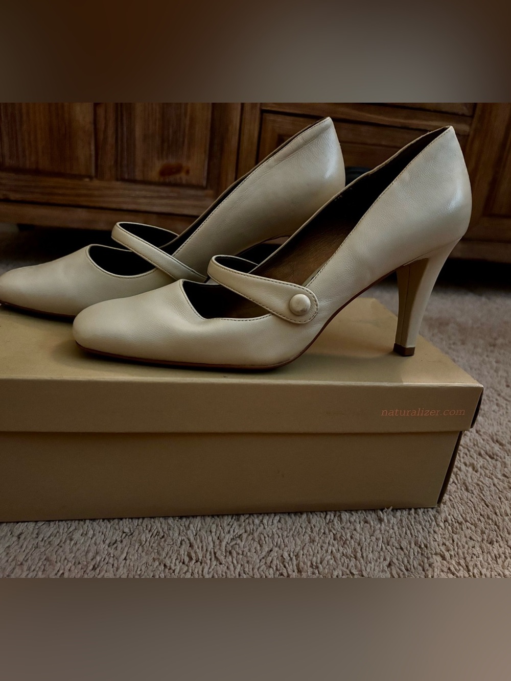 Vintage Naturalizer Fountain Pumps with Button Strap